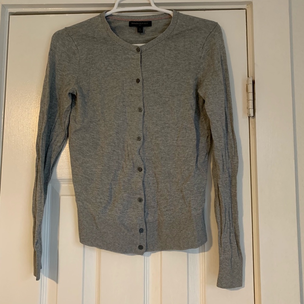 Banana Republic Gray Crewneck Button Cardigan